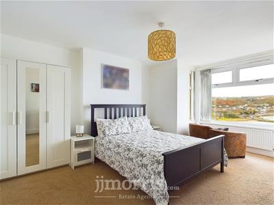 Bedroom 1 (rear)
